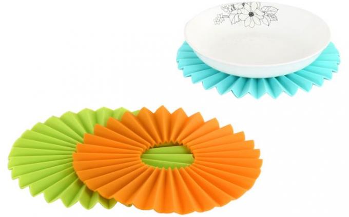 Corrugated Silicone Kitchen Tools , Round Silicone Placemats Non Slippery