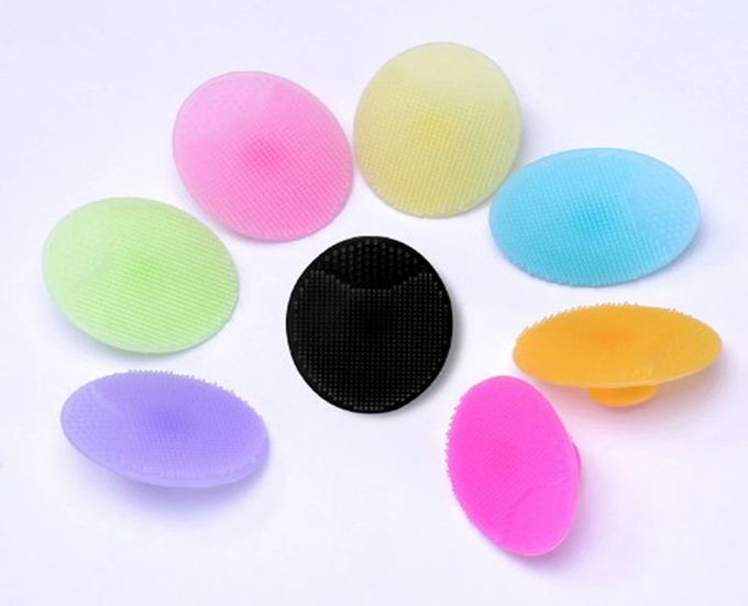 FDA Super Soft Oval Silicone Facial Cleaning Brush For Body And Face