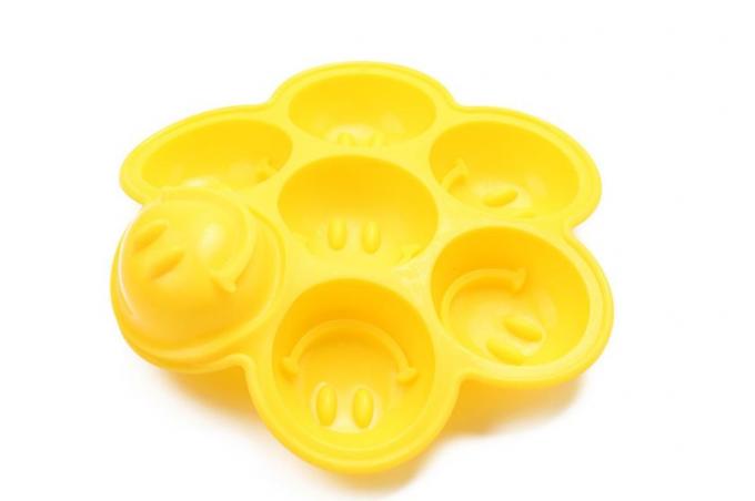 Round Silicone Ice Cube Molds , Shaped Ice Cube Trays Smiling Face Shape