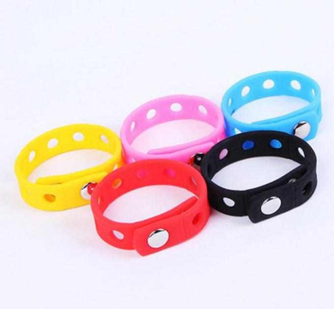 Promotional holes style  adjustable  bracelets ,  Colored Rubber Bracelets Metal Button